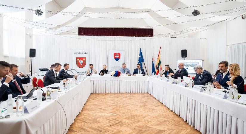 2,5 millió eurós kormánytámogatás a Nyitrai és az Érsekújvári járás számára