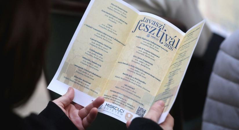 Jubileumi és születésnapi koncertek kezdődnek Miskolcon - képekkel, videóval