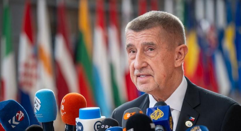 Letartóztatták a cseh gyújtogatás gyanúsítottait, ami miatt Babis visszafordult Budapestről