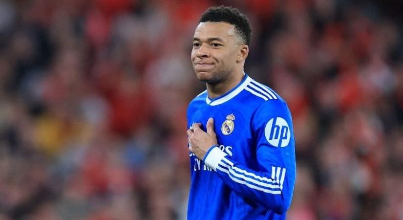 Elképesztő orvosi hiba: rossz lábát vizsgálták a sztárnak, súlyos következményekről írnak