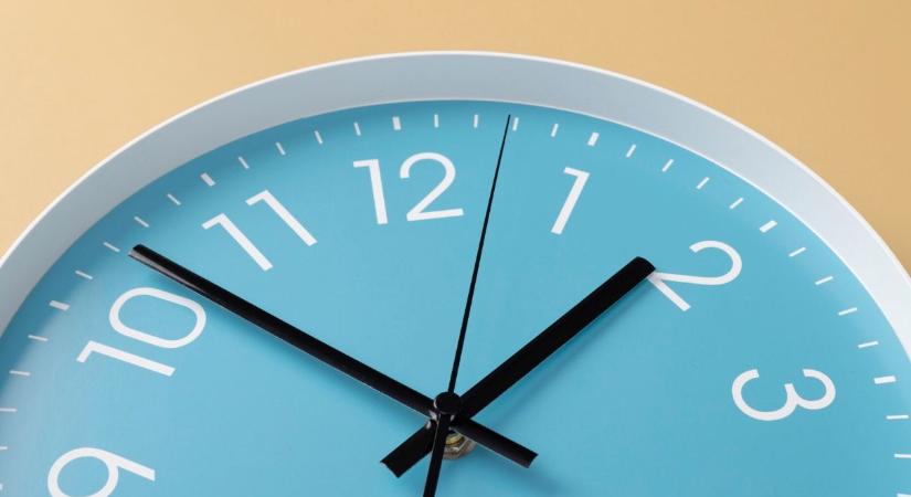 Egyetlen debreceni járatot érint az óraátállítás