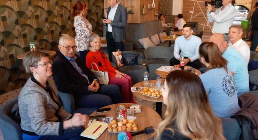 Közös reggeli, közös célok: Először rendeztek civil sajtóreggelit Sopronban