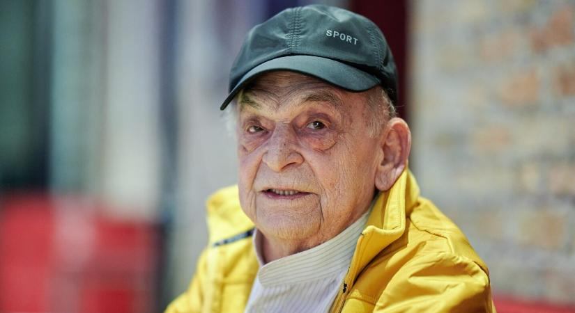 Bodrogi Gyula magába zárkózva gyászol: borzalmas megviseli a színészlegendát Voith Ági halála