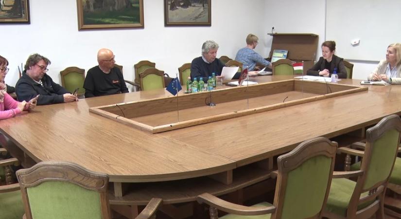 Plakátrongálási ügyekben hozott döntést a választási bizottság