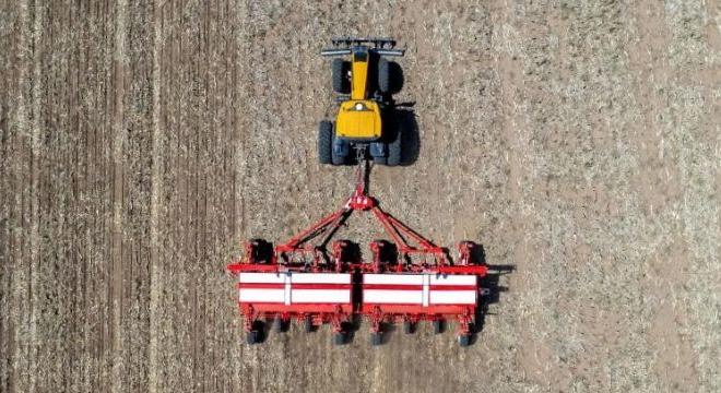 Kevesebb stresszel, nagyobb precizitással: a robotkormányzás előnyei