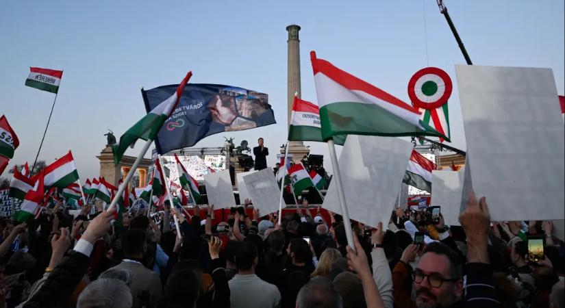 Tisza Party increases lead, next parliament likely to have just two parties, survey finds