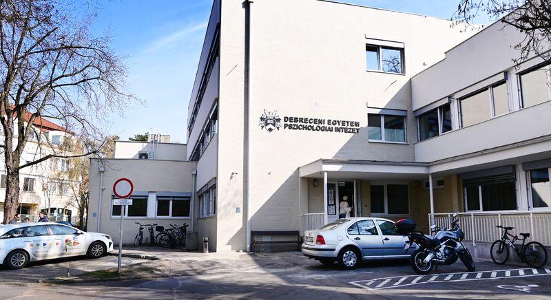 Befektetés a jövőbe: megújult a debreceni székház