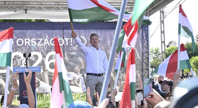 Itt az új felmérés: a Medián szerint már közel van Magyar Péterék kétharmada