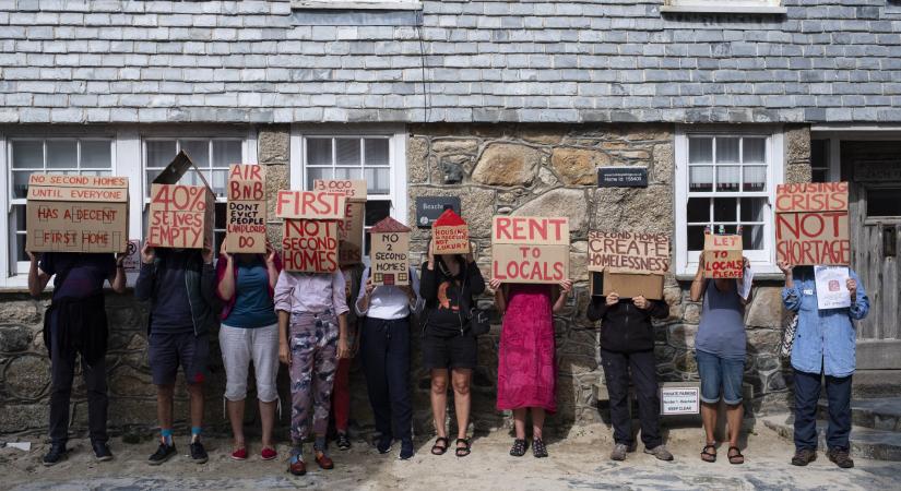 „Magyarországon igenis lakhatási válság van, hiába tagadja bárki"