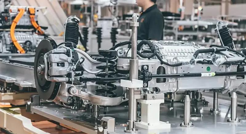 A nyugati autógyártók a kínai sebességet hajszolják