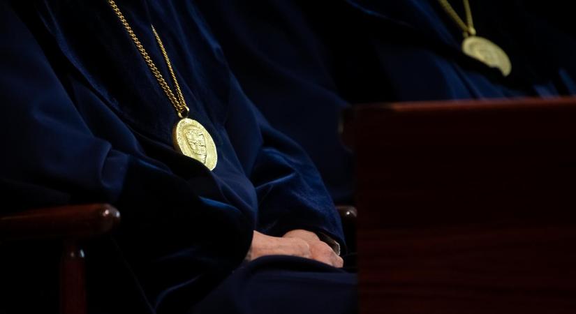 Az Alkotmánybíróság közölte, nem reagál Magyar Péter bejelentésére a testület leváltásáról