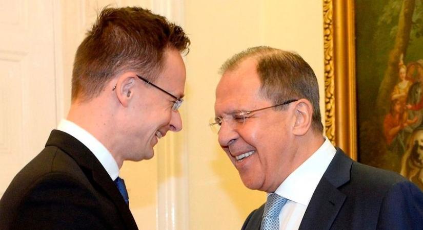 Szigorú titoktartás szerint zajlanak az uniós külügyminiszterek ülései, hiába állítja az ellenkezőjét Szíjjártó