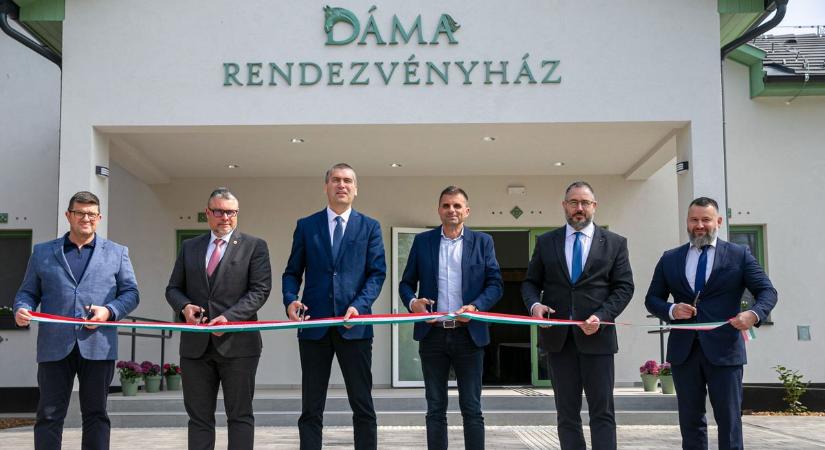 Felavatták az új Dáma rendezvényházat Ballószögön – fotók, videó