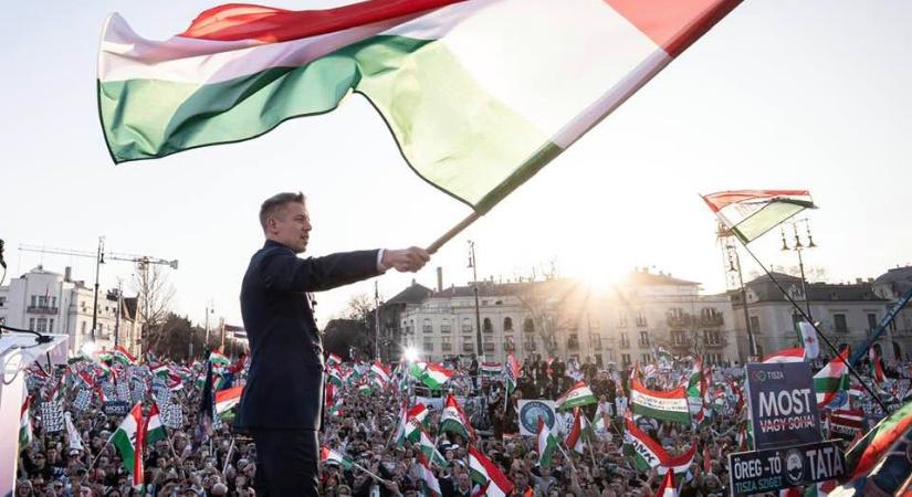 Medián: növekvő Tisza-előny, akár kétharmados többség és kétpárti parlament is jöhet