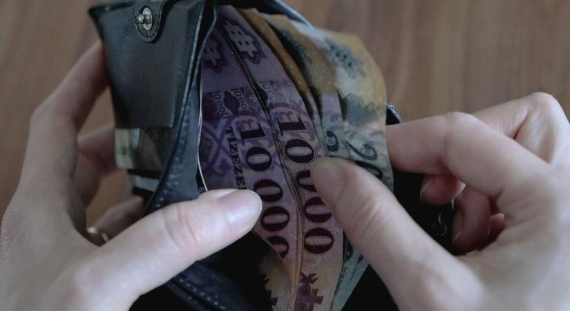 Már megérkezett a pénz a számlákra: több milliárdot írt jóvá a Kincstár a napokban