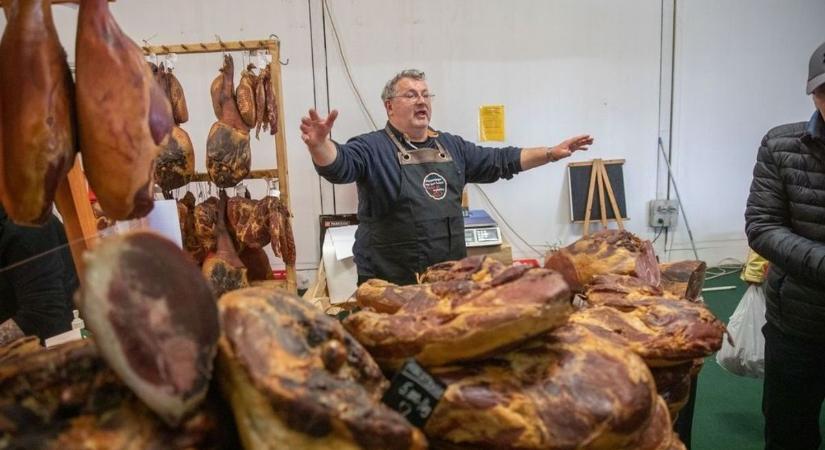 Kézműves ízek és hagyományok: ismét jön a bábolnai sonkafesztivál
