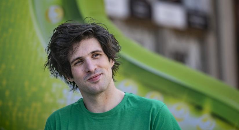 Hírmozaik – március 25.