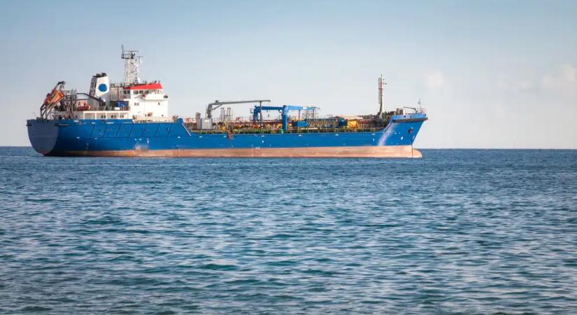 Egy thai tanker biztonságosan áthaladt a Hormuzi-szoroson