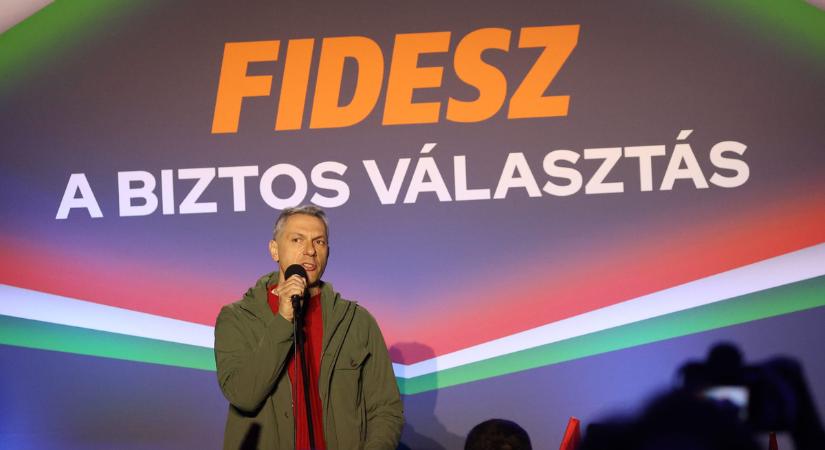 Lázár János: Aki felszívja a csíkot, az húzza el a csíkot!