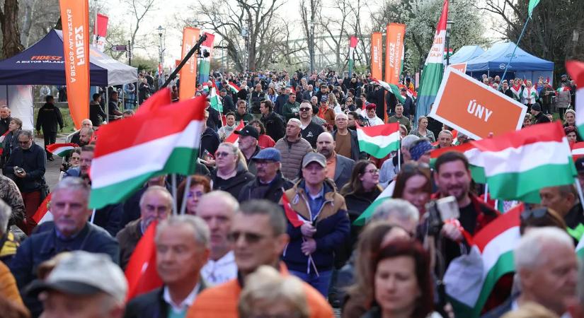 Nem leszünk ukrán gyarmat! Hatalmas tömeg volt az esztergomi Békemeneten - fotók