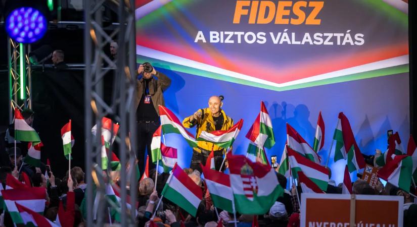 „Körbevesznek jó barátok” – olyan videót posztolt Orbán Viktor Esztergomból, amit még maga is nehezen akart elhinni
