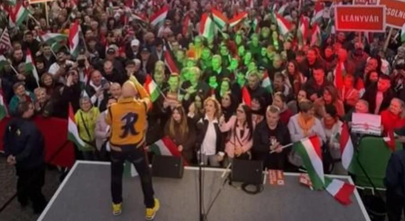 Nagy bulival indult Orbán Viktor esztergomi fóruma – videó