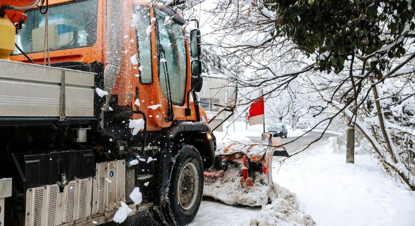 Ilyen nincs: ítéletidő csap le Magyarországra holnap, 25 centis havat várnak – figyelmeztetést adott ki a Magyar Közút