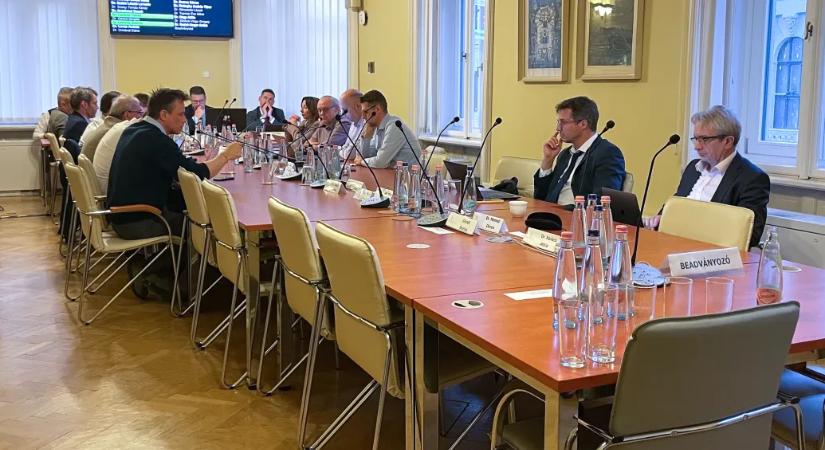 Az NVB szerint nem sért szabályt, hogy Pócs János ‘48 alkalmából iskolásokat riogatott a háborúval