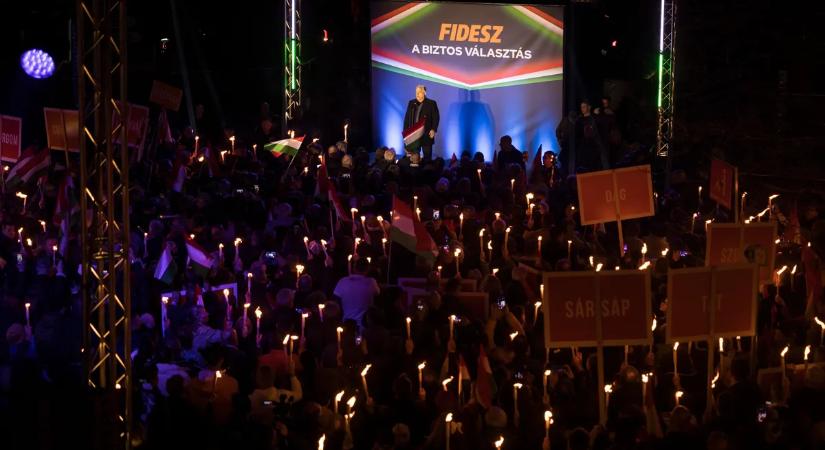 Lehengerlő képek: Óriási tömeg hallgatta Orbán Viktor beszédét Esztergomban