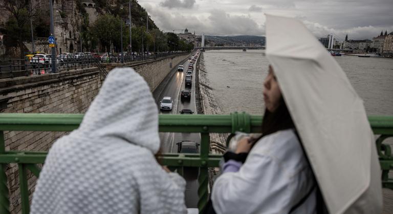 Berobban a hidegfront, szélviharral és akár huszonöt centis hóval köszönt vissza a tél, megszólalt a katasztrófavédelem