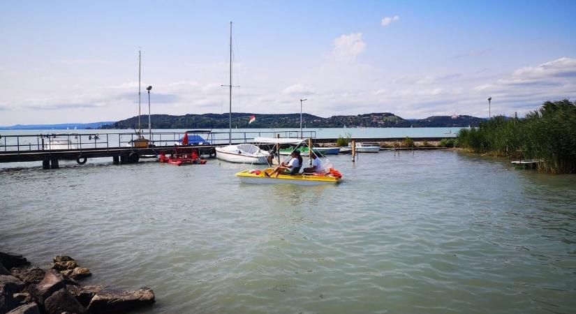 Iszapbirkózás a Harcsa utcában: sorsdöntő fordulat előtt a zamárdi "szellem-móló"