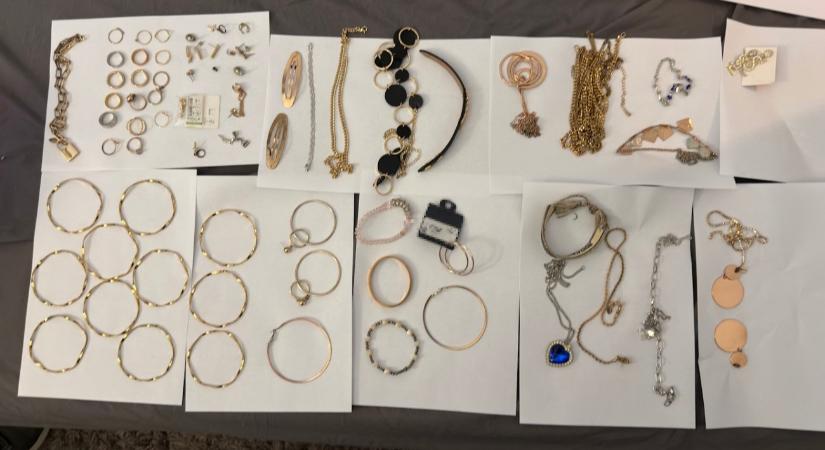 Online hirdetésekkel és 17 bankszámlával verte át a gyanútlanokat