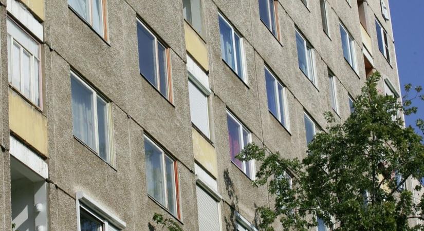 A csodával határos módon élte túl a zuhanást a másfél éves kecskeméti kisgyermek