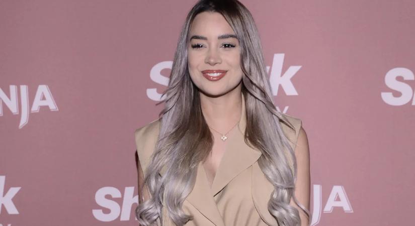 A dögös TikTok-modell, Brianda Deyanara olyan dekoltázst villant, amit a hollywoodi sztárok is megirigyelnének — szexi galéria