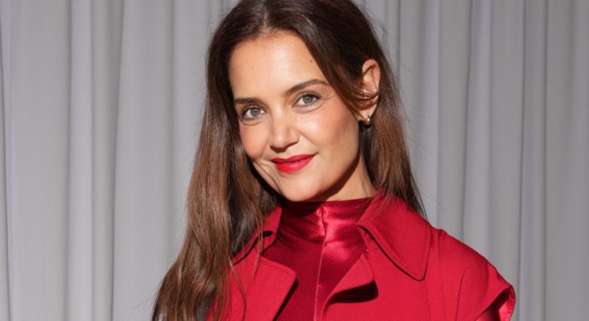 Katie Holmes újra divatba hozta a 2010-es évek kedvenc frizuráját