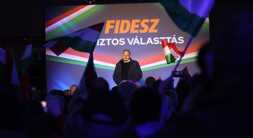 Ez minden közlekedőt érint: fontos bejelentést tettek Orbán Viktor országjárásán