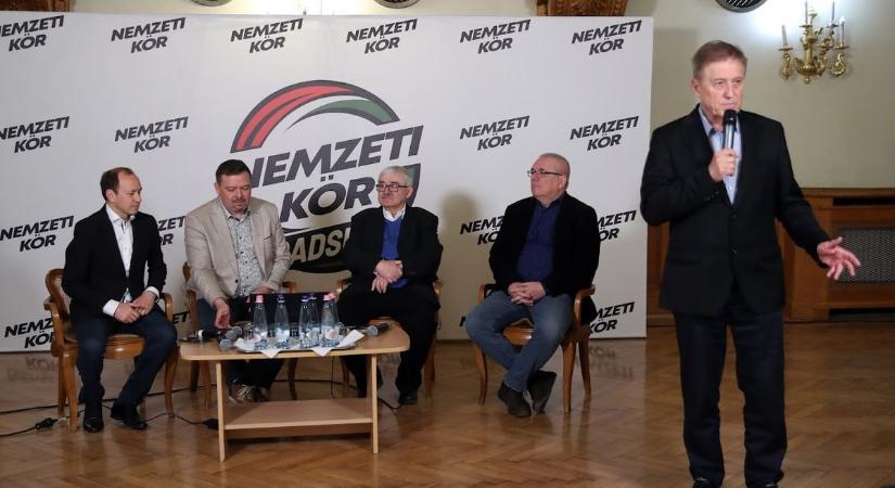 Pécsen a Nemzeti Kör Roadshow: szuverenitás vagy globalizmus? – GALÉRIA
