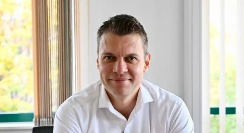 Menczer Tamás szerint a Medián felmérése messze áll a valóságtól