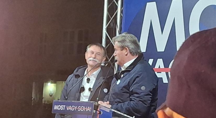 “Nekünk az orosz medve nem fog brummogni a fülünkbe” – áradt a Tisza Hajdúhadházon