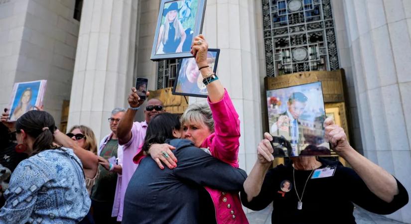 Insta-függőségébe belebetegedett lány nyert pert a Meta és a YouTube ellen