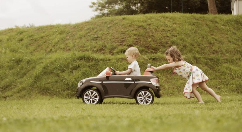 Napi horoszkóp 2026. 03. 26.: Az Oroszlánt támogatást, a Szűz megértést kaphat