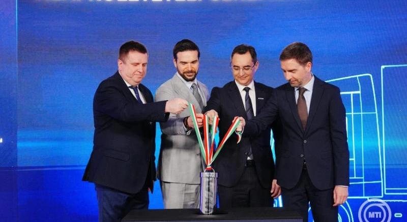 Logisztikai és kamion terminál alapkövét helyezték el Debrecenben