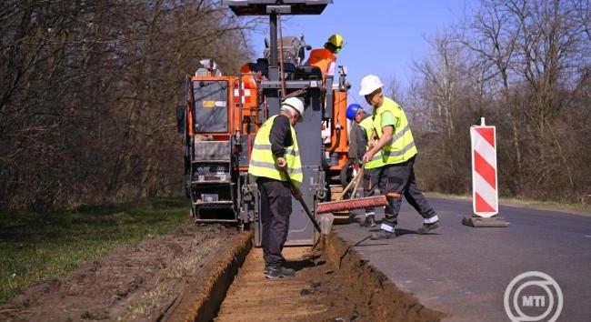 Indul az idei útfelújítás az MKIF Zrt. hálózatán