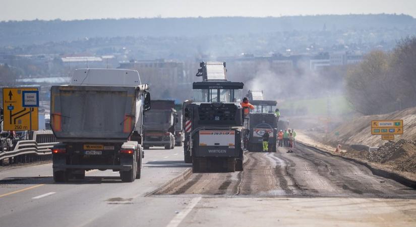 Autósok figyelem! Újabb munkálatok kezdődnek az M1-es autópályán
