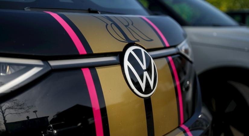 Százezrével hívja vissza elektromos autóit a Volkswagen