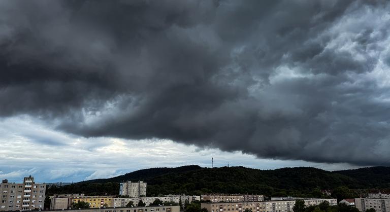 Kettészakad az ország: brutális szélviharral és hóval érkezik a fordulat