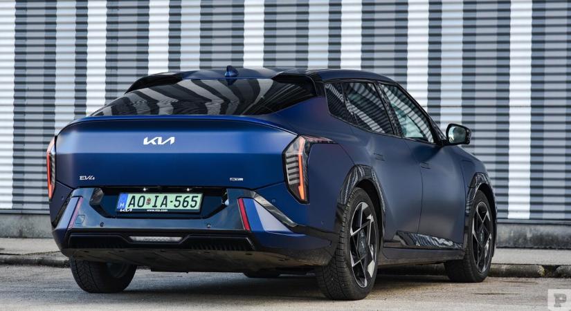 Nem szép. De legalább jó? – Kia EV4 Fastback-teszt