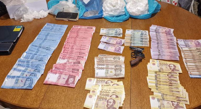 Újabb szórakozóhely került a rendőrség célkeresztjébe, egy kömlői klubot zártak be drog árusítása miatt