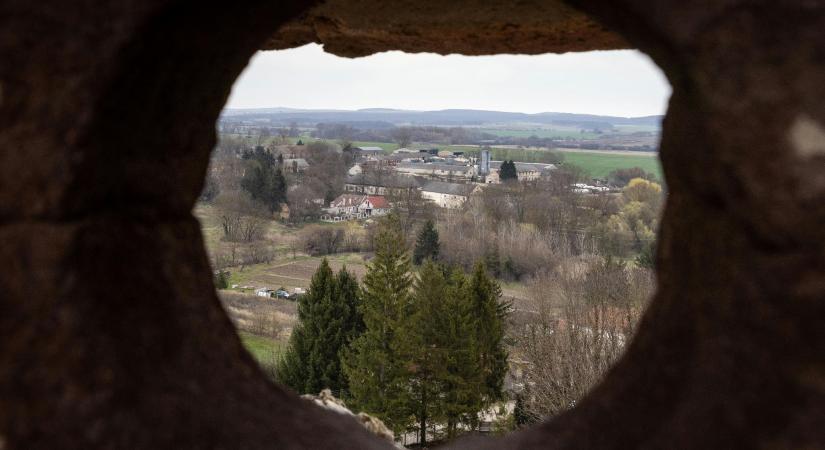 Gógánfára kellett elmenni, hogy megtudjuk, miért a vidék tart ki legtovább a Fidesz mellett