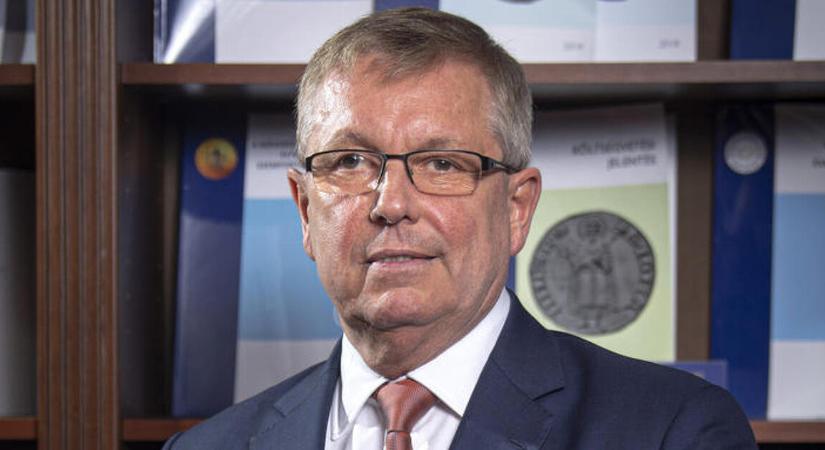 444: a Matolcsy család konténerekben Dubajba szállíttatja a vagyontárgyait